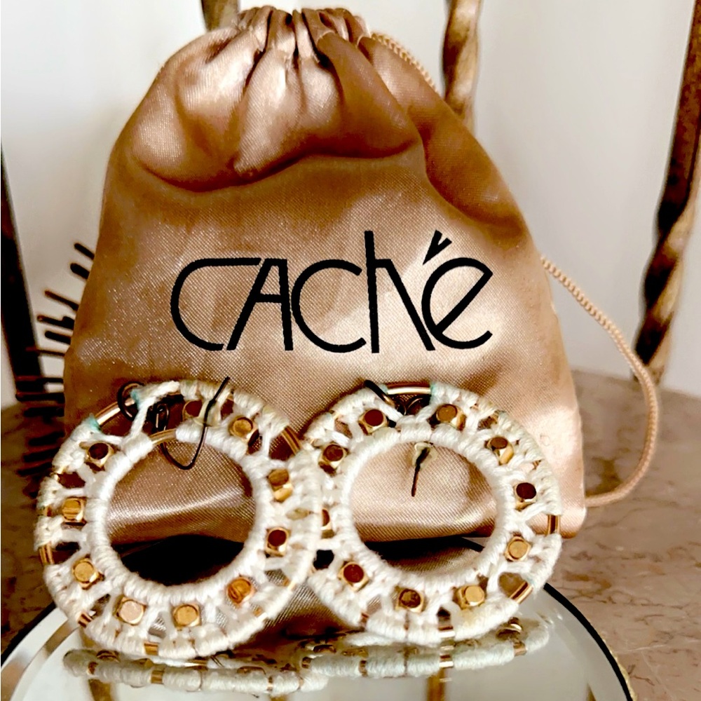 Cache hoop loop Earrings